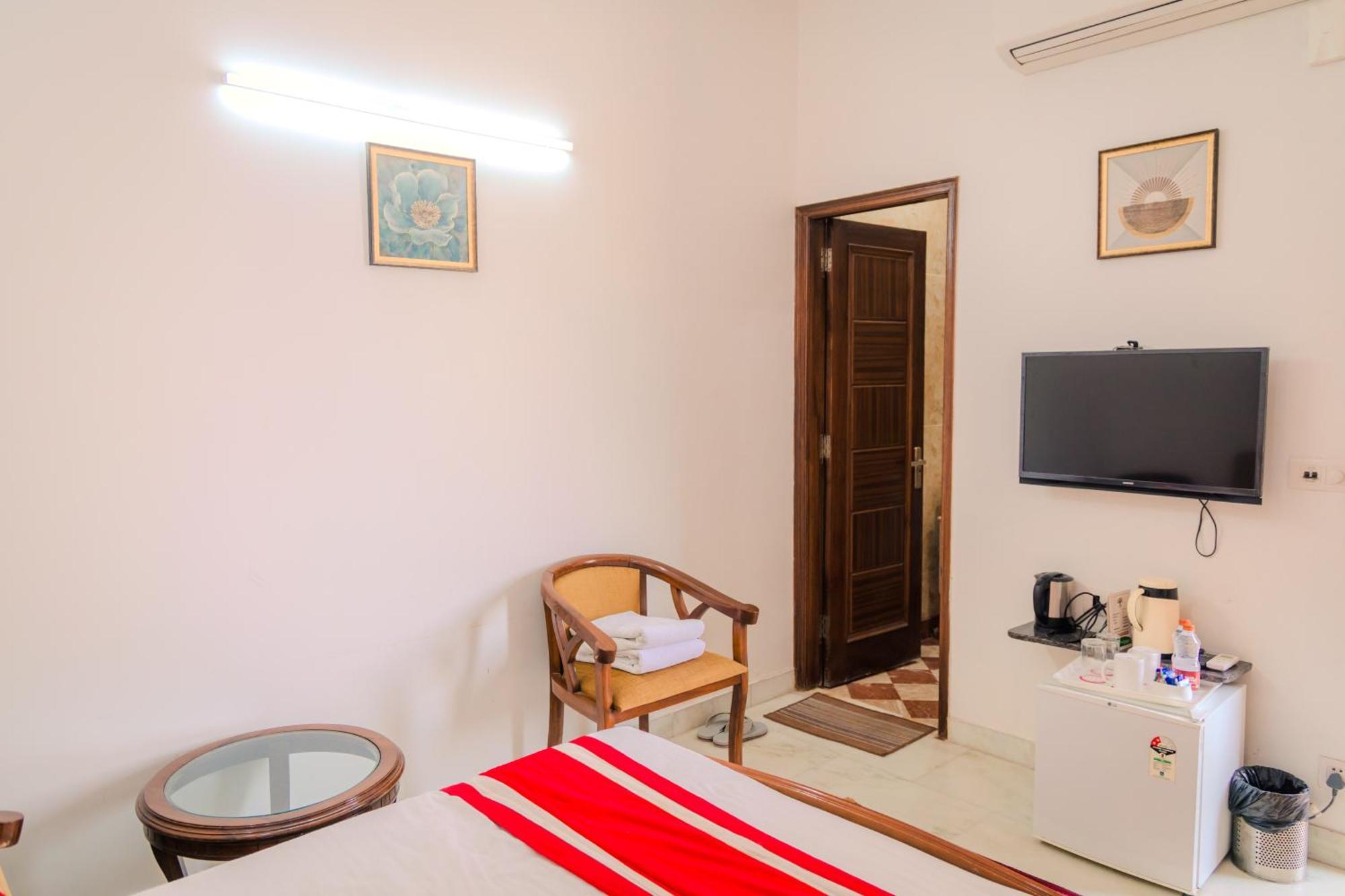 Bed and Breakfast Peepal Tree Residency Near Max Hospital Saket à New Delhi Extérieur photo