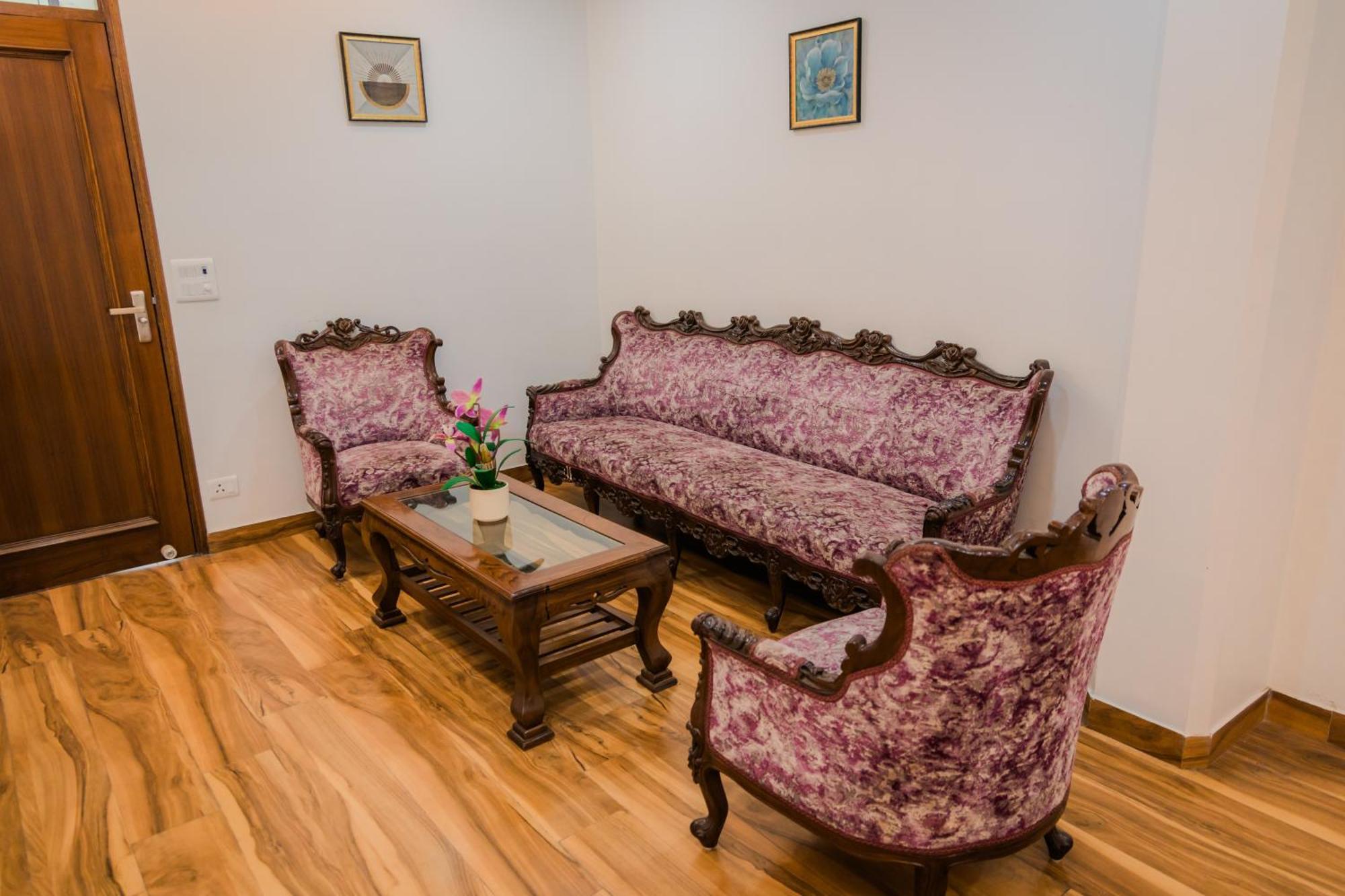 Bed and Breakfast Peepal Tree Residency Near Max Hospital Saket à New Delhi Extérieur photo