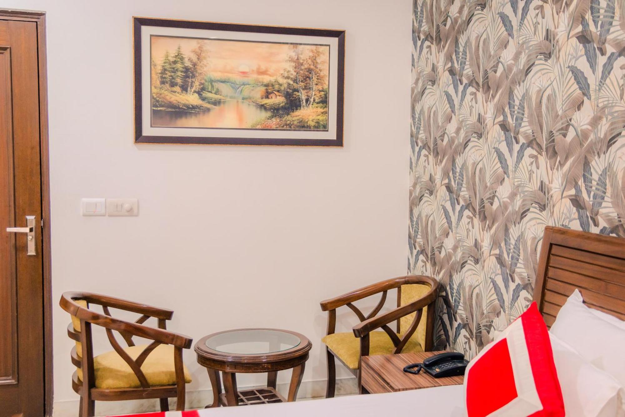 Bed and Breakfast Peepal Tree Residency Near Max Hospital Saket à New Delhi Extérieur photo
