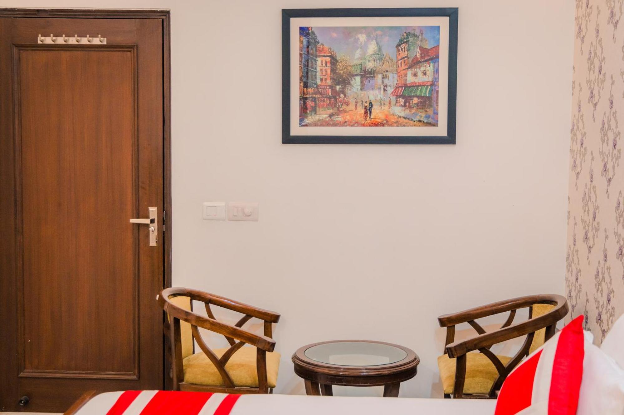 Bed and Breakfast Peepal Tree Residency Near Max Hospital Saket à New Delhi Extérieur photo