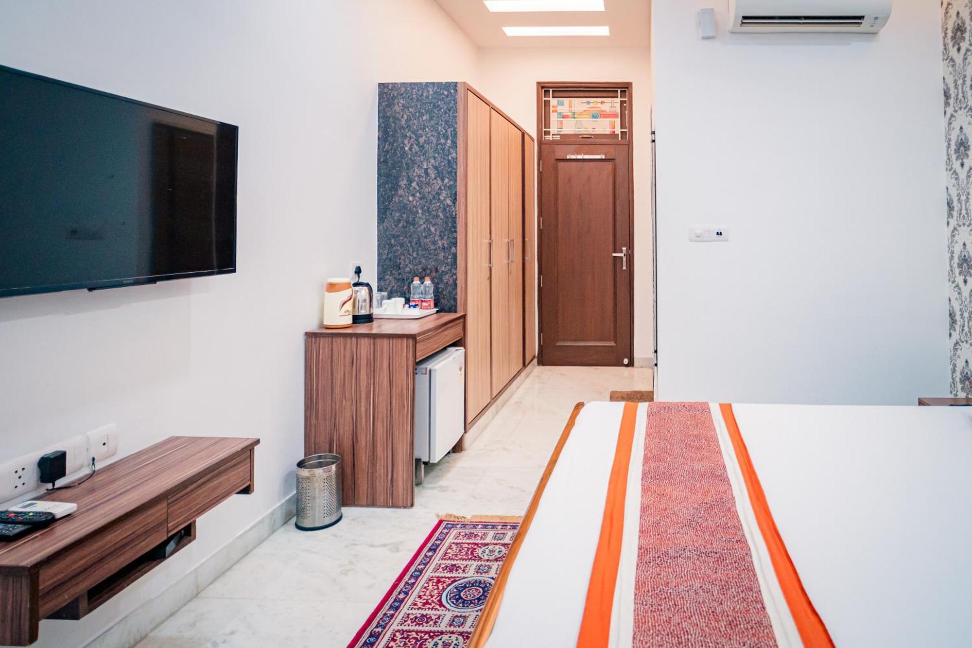 Bed and Breakfast Peepal Tree Residency Near Max Hospital Saket à New Delhi Extérieur photo