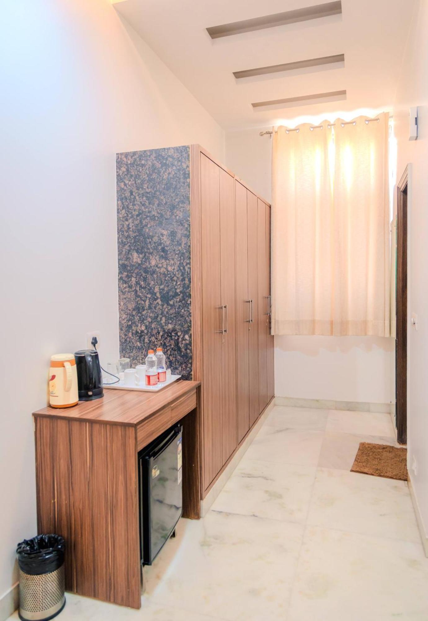 Bed and Breakfast Peepal Tree Residency Near Max Hospital Saket à New Delhi Extérieur photo