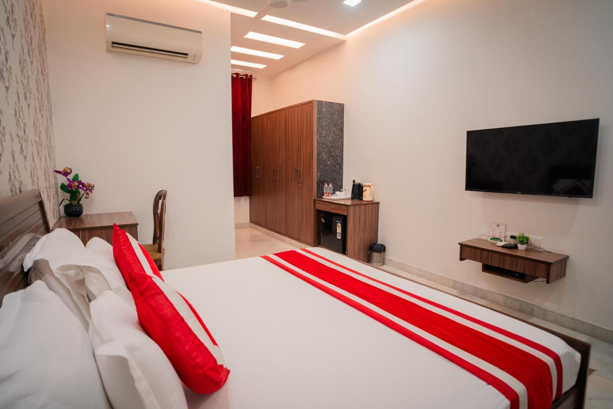 Bed and Breakfast Peepal Tree Residency Near Max Hospital Saket à New Delhi Extérieur photo