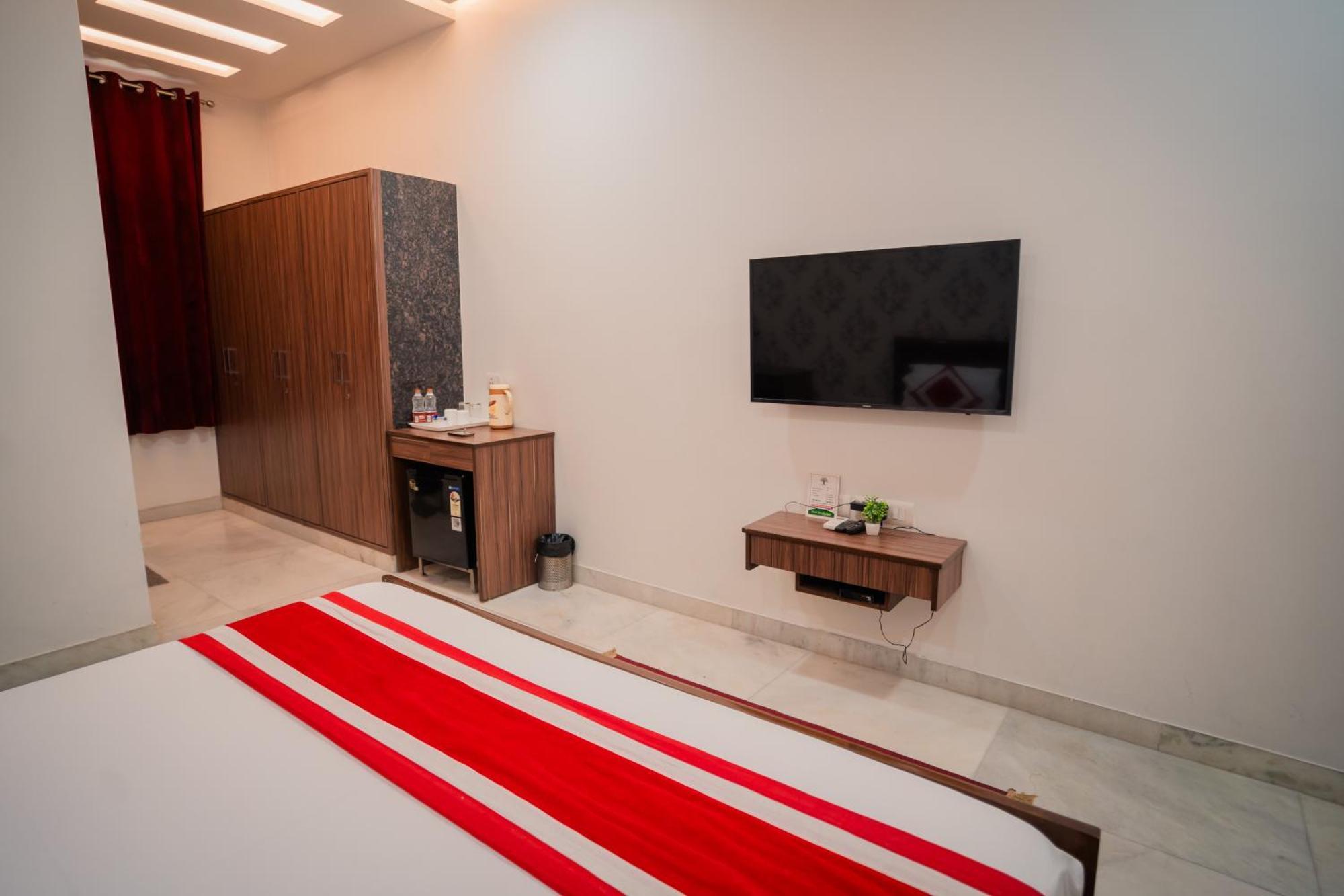 Bed and Breakfast Peepal Tree Residency Near Max Hospital Saket à New Delhi Extérieur photo