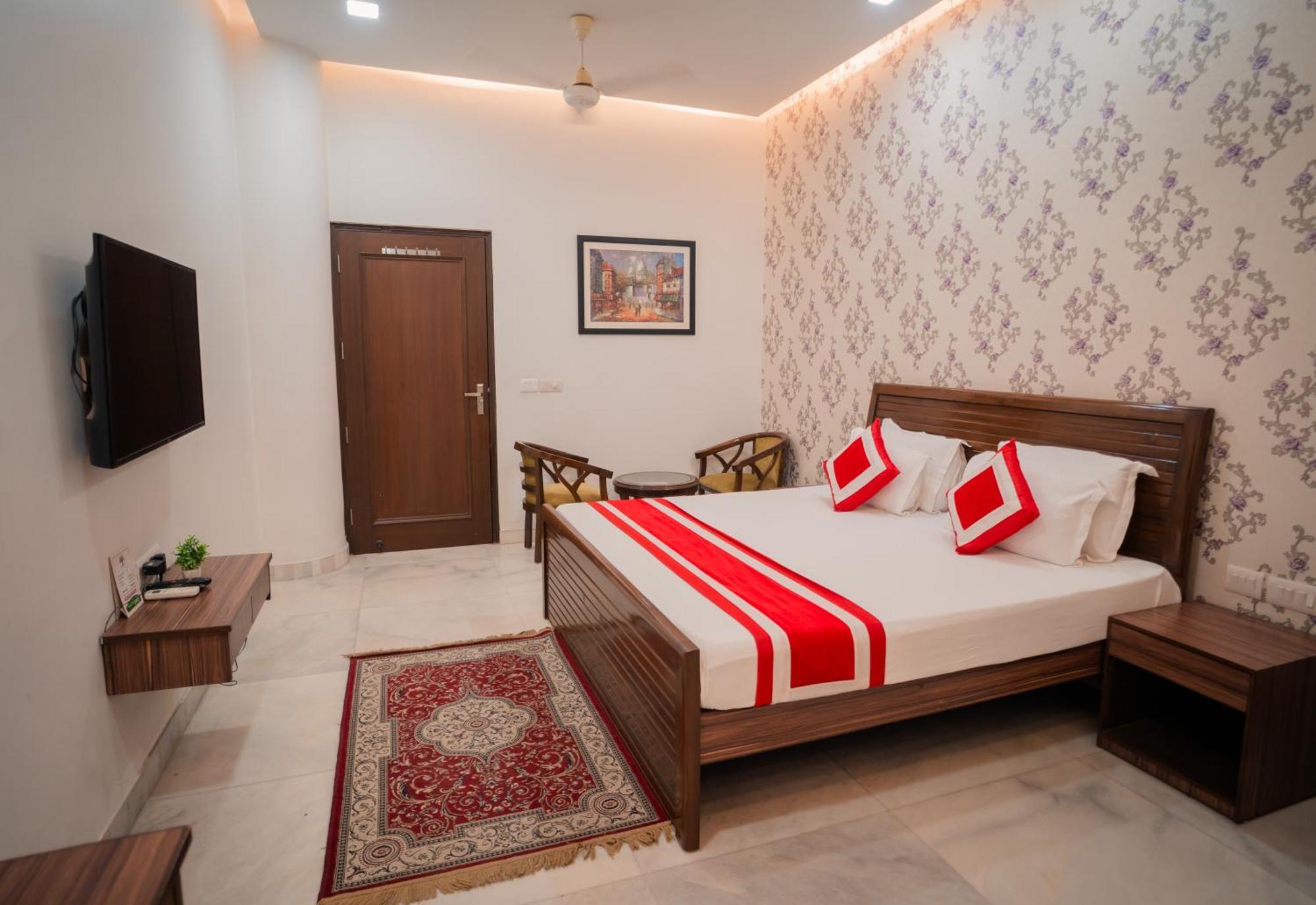Bed and Breakfast Peepal Tree Residency Near Max Hospital Saket à New Delhi Extérieur photo