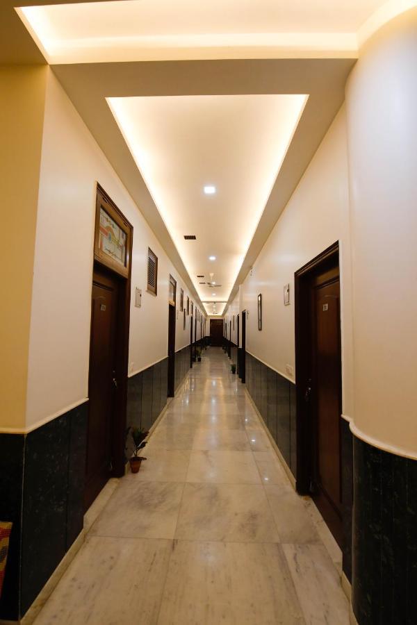 Bed and Breakfast Peepal Tree Residency à New Delhi Extérieur photo