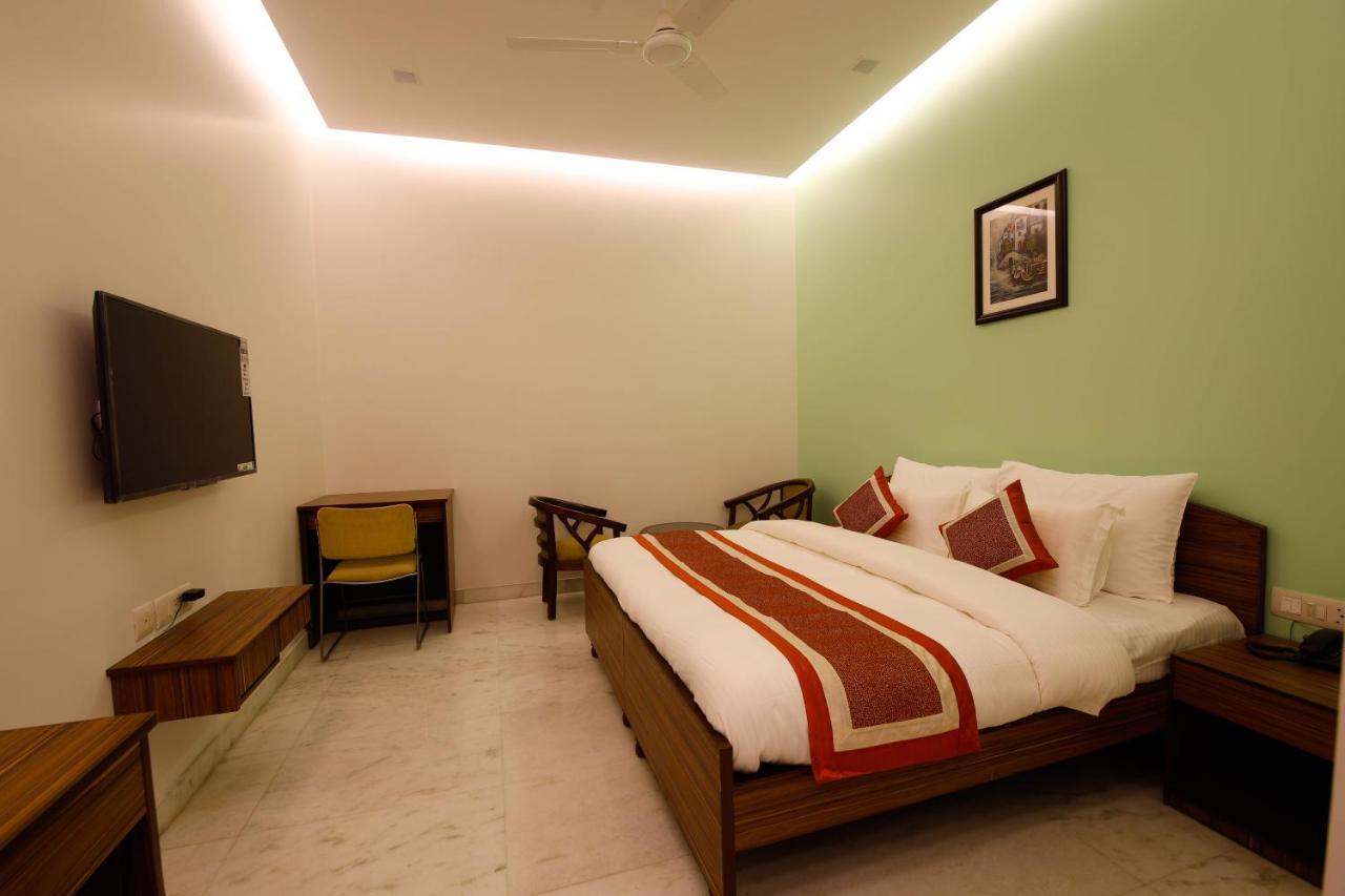 Bed and Breakfast Peepal Tree Residency Near Max Hospital Saket à New Delhi Extérieur photo