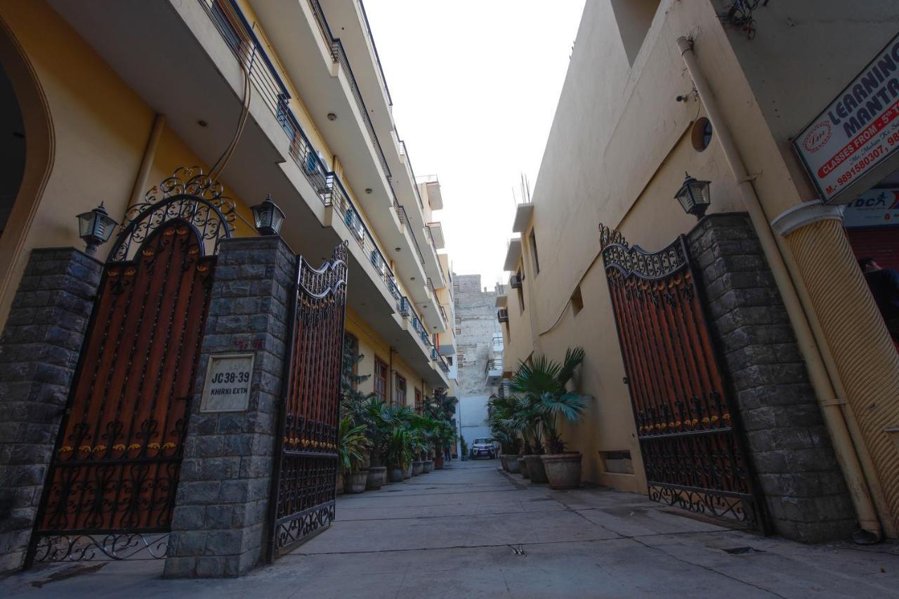 Bed and Breakfast Peepal Tree Residency Near Max Hospital Saket à New Delhi Extérieur photo